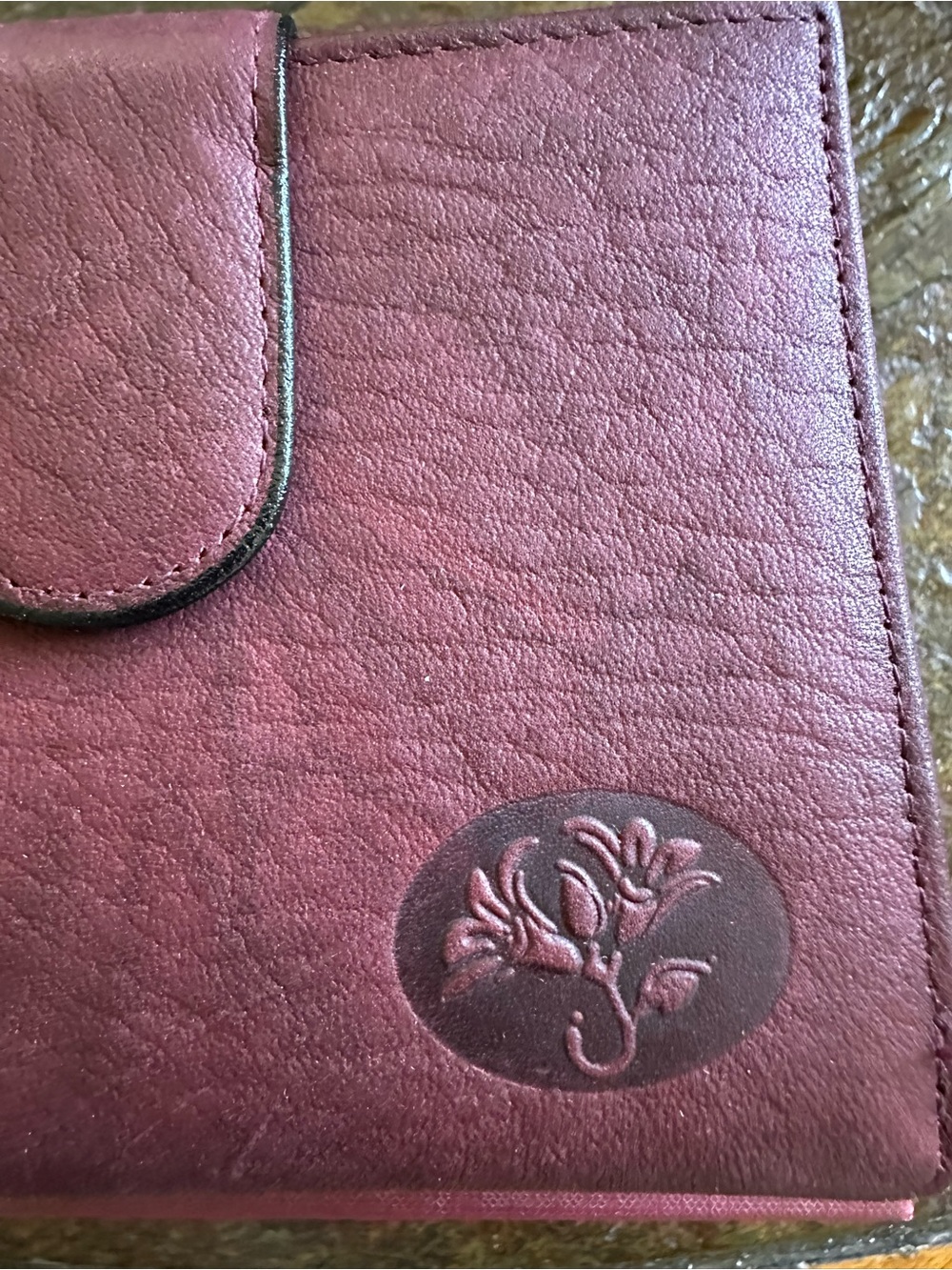 NEW Buxton Plum Leather Card & Wallet with Clasp - Picture 8 of 8